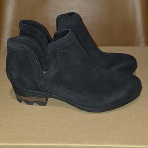 Women's Black Suede Ankle Booties - Classic Casual Style